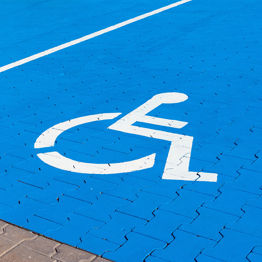 miejsce parkingowe dla niepełnosprawnych