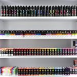 Wnętrze sklepu Liquid Jungle w Galerii Echo w Kielcach, widok od strony korytarza