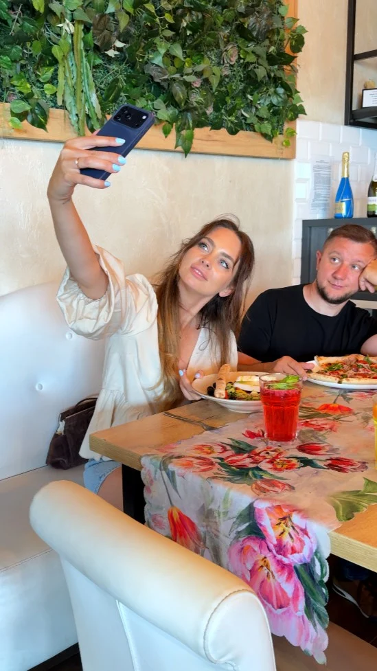 Najtrudniejszy test cierpliwości?
Siedzieć naprzeciwko osoby, która właśnie fotografuje jedzenie. Czasem nawet nie swoje. 😂

Wpadnijcie do @ristorantetricolore w Galerii Twierdza. Obiecujemy, że dania wyglądają świetnie nie tylko na zdjęciach. I jeszcze lepiej smakują. 🤌

#GaleriaTwierdza #Zamość #Ristorante #Pasta #Pizza #Obiad 
Galeria Twierdza | Zamość | Ristorante |Pasta | Pizza | Obiad