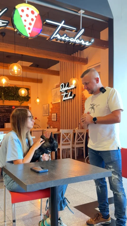 🐾 Zakupy z psem? Jak najbardziej! 💜

Do Galerii Twierdza możecie wpaść razem ze swoim pupilem, a później zrobić sobie przerwę na coś pysznego w @ristorantetricolore. 🍕🇮🇹

Chrupiąca pizza, aromatyczne makarony i włoskie specjały to idealny przepis na udany dzień! ✨

Bierzcie swojego pupila i wpadajcie na pyszną pizzę! 🐶❤️

#GaleriaTwierdza #Zamość #RistoranteTricolore #Pizza  #Pies #WłoskaKuchnia 
Galeria Twierdza | Zamość | Pizza | Ristorante Tricolore | Pies | Włoska Kuchnia